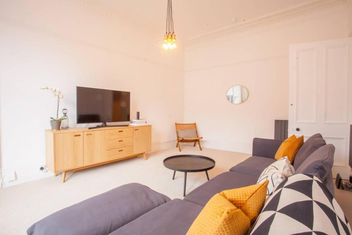 Stunning 2 Bed Property In Heart Of West End グラスゴー エクステリア 写真